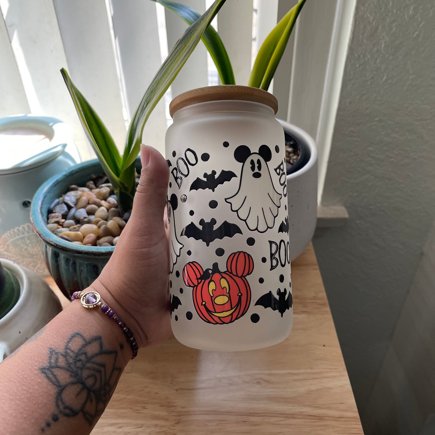 Ghost Mickeys Spooky Halloween Disney Frosted Beer Can Glass with Wooden Lid and Glass Straw